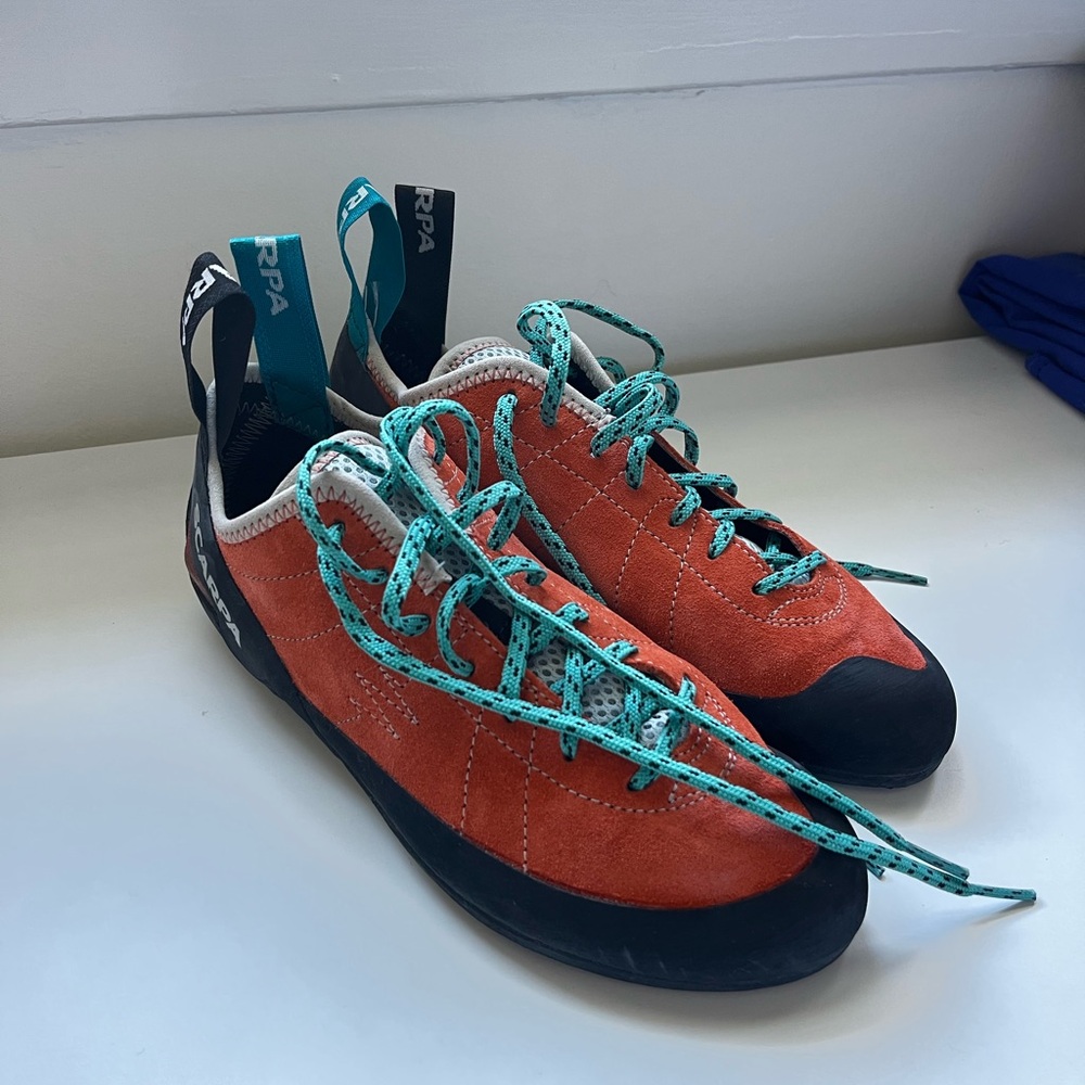 Scarpa Womens Climbing Shoes Size 8.5W US (40 EU)